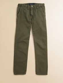 Traditional wardrobe favorite, with a relaxed and comfortable no-fuss fit. Button waist with belt loopsZip flyFront side pocketsBack flap pocketsCottonMachine washImported