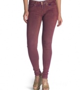 Spiff up your day look! Gold undertones bring Levi's super-fitted, colored denim leggings to life.