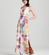 A splotchy tie-dye print imbues this ALTERNATIVE maxi dress with artistic flair.