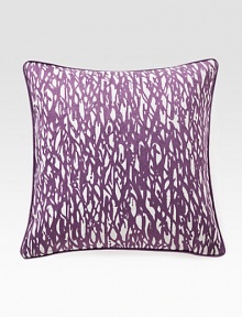 An inviting addition to the bed, sofa or chair, designed with a signature print inspired by nature and finished with the texture of detailed embroidery.Piped edges18 X 18Embroidered cottonSpot cleanImported An inviting addition to the bed, sofa or chair, designed with a signature print inspired by nature and finished with the texture of detailed embroidery.Piped edges18 X 18Embroidered cottonSpot cleanImported