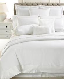 A tranquil effect is what this Martha Stewart Collection Moon Luster bedskirt creates for your room. An all white backdrop sets the scene as linen fabric and silk borders intertwine for a modern, opulent presentation.