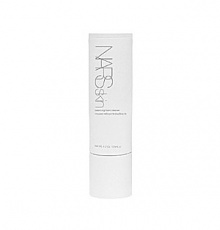A gentle, non-drying cream cleanser with a luxurious lather designed to pamper the skin while washing away makeup and surface impurities. Conditioning botanical extracts are added to soothe, soften and hydrate the skin for a soft, supple appearance.