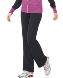 Get active in these classic pants from Nike! A drawstring waistband offers comfort, while a printed logo decal at the hip lends premium athletic style.