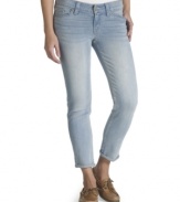 Featured in a light wash and warm-weather-ready length, these capri skinny jeans from Levi's are made for chic relaxation!