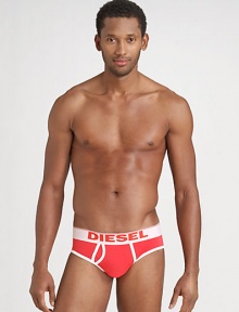 Stretch cotton briefs with logo waistband. Cotton/elastene; machine wash Imported Stretch cotton briefs with logo waistband. Cotton/elastene; machine wash Imported