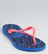 Hearts and heart-shaped skulls abound on havaiana's printed Slim Cool flip flops.