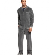 Made from soft fleece, this velour track suit by Sean John will have you chilling in serious style.