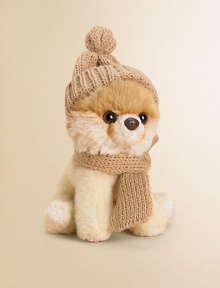 Not only does Itty Bitty Boo fit in the palm of your hand, but he's toasty and ready to brave the elements in a knit hat and scarf, just like the set he wears in the book!4 tallPolyesterSurface washRecommended for ages 1 and upImported Please note: Book sold separately. 