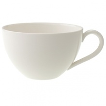 Dune Lines is among the exceptional new dinnerware designs presented by Villeroy & Boch that takes shape to a new dimension. Not quite oval, the subtle contours of the sensuous, organic form were inspired by nature's own creation of sand dunes and those voluptuous mounds that arise in the desert. Adding definition and visual interest to the individual pieces is relief detailing of wavy striping.