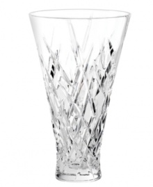 With a classic cut pattern in luminous crystal, the Duchesse Encore vase redefines a room with modern elegance. Celebrating the 20th anniversary of Vera Wang. With a classic cut pattern in luminous crystal, the Duchesse Encore vase redefines a room with modern elegance. Celebrating the 20th anniversary of Vera Wang.
