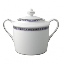 Classically beautiful design sets a flawless, elegant table. Pleasing to a variety of styles and tastes, this collection fits seamlessly into almost any décor.