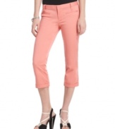 Step out in warm-weather style with these cropped pants from American Rag – a versatile pick that pairs sweetly with heels or flats!
