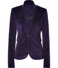 Perfect for a seamless transition from busy office days to chic city cocktails, Rachel Zoes rich velvet blazer is a festive choice guaranteed to add a glamorous edge to your outfit - Peaked lapel, satin collar, long sleeves, satin buttoned cuffs, single button closure, flap pockets - Tailored fit - Team with button-downs and slim fit trousers, or go all out and wear as a suit