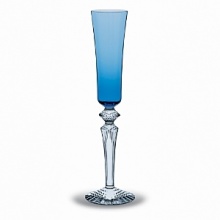Designed for todays contemporary lifestyle and expression of personal entertaining styles. Simple, easy to integrate and multi-functional, each piece is an exemplary marriage of beauty and practicality that is sure to delight with each use.