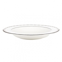 Elegant and traditional, this fine china, featuring graceful platinum scalloping, calls to mind the perfectly iced wedding cake.