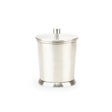 The classic Wallingford collection is at home in many rooms of the house - from bath to bedroom. It offers a number of plated brass elements that are finished to a warm patina, a rich look that recalls the early days of New England's silver plating history. The classic Wallingford collection is at home in many rooms of the house - from bath to bedroom. It offers a number of plated brass elements that are finished to a warm patina, a rich look that recalls the early days of New England's silver plating history.