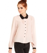 Get spiffy in Ali & Kris' Peter-Pan collar blouse! Colorblock design gives this top undeniable pop power.