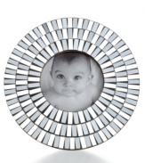 Keep the apple of your eyes near your heart in this mirrored sunburst picture frame from Purva. Classic frame design creates flattering portraits of your dear ones.