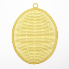 This colorful silicone potholder can be used for left or right handers. It also protects your wrist and forearm. It has a ribbed design for flexibility and dexterity. It can withstand a 600 degree Fahrenheit heat, flame and steam. The quilted fabric liner further insulates and prevents sweating and is easy to store or hang using the silicone loop or embedded magnet.