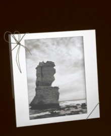 Display your favorite moments with the Love Knots 8x10 frame. Only Vera Wang could capture elegance so gracefully and tie it up with a bow. Display your favorite moments with the Love Knots 8x10 frame. Only Vera Wang could capture elegance so gracefully and tie it up with a bow.