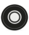 Bold black and white stripes create a crisp, graphic pattern that lends your tabletop a touch of modern sophistication.