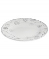 Michael Aram branches out from his renowned metal collection with the Botanical Leaf dinner plate. Simple foliage rooted in fine Limoges porcelain brings a lightness and ease to modern tables in shades of gray.