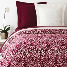 A luxe hand and a timeless design offer classic appeal. From Edmond Frette.