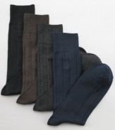 Start the workweek off on the right foot. These luxuriously smooth moisture-control socks from Perry Ellis keep you cool and comfortable every day of the week.