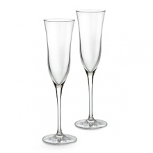 Waterford Crystal introduces Clearly Waterford, a stunning new crystal glass that is beautifully packaged in sets of 2 in their signature gray giftbox. This sophisticated yet understated collection retains the intrinsic brilliance of crystal with the cutting focused on the foot of the glass and combines this with the simplicity of a perfectly clear wine bowl. The distinctive yet versatile collection is perfect for both special occasions and every day use. Waterford Crystal introduces Clearly Waterford, a stunning new crystal glass that is beautifully packaged in sets of 2 in their signature gray giftbox. This sophisticated yet understated collection retains the intrinsic brilliance of crystal with the cutting focused on the foot of the glass and combines this with the simplicity of a perfectly clear wine bowl. The distinctive yet versatile collection is perfect for both special occasions and every day use.
