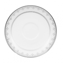 White Lace bone china is characterized by its diverse series of borders all rendered in precious platinum. The classic combination of platinum and white radiates on the table. A truly classic look.