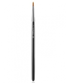 An extra-fine tipped synthetic fibre brush that delivers a precise, firm, even stroke with which to line the eyes. Use with liquid or cream products.