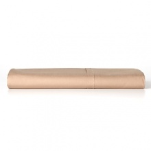 Effortless elegance. A versatile hue and high thread count distinguish this luxurious Donna Karan fitted sheet. Effortless elegance. A versatile hue and high thread count distinguish this luxurious Donna Karan fitted sheet.