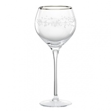 Delicately-etched leaves dance across these elegant crystal wine glasses lending timeless allure to celebrations and fine dining occasions.