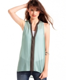 Zip front design makes this breezy top from 6 Degrees so utilitarian-chic! Zip front design makes this breezy top from 6 Degrees so utilitarian-chic!