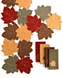 Fall for the autumnal charm of Maple Quartet placemats by Homewear. Four leaves with an ultra-soft feel and rich palette are cut and sewn together to enhance the harvest table.