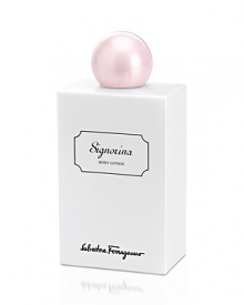 Signorina is a celebration of chic girls with an sophisticated and fresh scent signature. Elegant jasmine and the unexpected and delicate sweetness of pannacotta are blended together to create a refined and memorable fragrance.