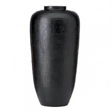 The timeless shape of this black Donna Karan vase lends a sleek yet heirloom silhouette to your décor. The timeless shape of this black Donna Karan vase lends a sleek yet heirloom silhouette to your décor.