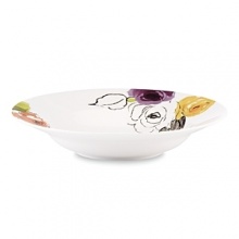 The easiest way to always have flowers on your table, these charcoal blooms give a modern-edge to a traditional style. Brushed with shades of peach, mustard, plum and olive, this artful dinnerware is the perfect complement to your artisanal creations.