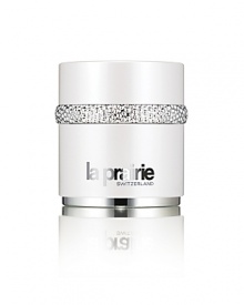 The White Caviar Illuminating Système combines luxury and innovative technology to offer the most advanced anti-pigmentation and firming benefits available from cosmetic treatments. It is a multi-tasking système of fast-penetrating formulas that drench skin with moisture, each product adding to brilliant lightening, brightening and lifting effects with unparalleled luxury. The White Caviar Illuminating Cream contains powerful actives for lightening, detoxifying, moisturizing and firming in one formula. This blissfully light and luxurious cream drenches the skin with moisture as it lightens, brightens, and lifts, giving you a more even skin tone, with improved firmness. Pearlescent powders in the cream give immediate illumination while a complex of brightening ingredients works to control age spots and discoloration on the skin's surface. Continued use gives you brighter, younger-looking skin as dark spots are prevented, and your skin is firmed, moisturized, and protected from environmental damage.Over time, you'll be rewarded by extraordinary results: age spots are diminished, surface darkness fades away, future spots are put on hold, and iridescent pigments reflect light brilliantly, as luminosity is restored and amped to a glowing radiance. The White Caviar Illuminating Système combines luxury and innovative technology to offer the most advanced anti-pigmentation and firming benefits available from cosmetic treatments. It is a multi-tasking système of fast-penetrating formulas that drench skin with moisture, each product adding to brilliant lightening, brightening and lifting effects with unparalleled luxury. The White Caviar Illuminating Cream contains powerful actives for lightening, detoxifying, moisturizing and firming in one formula. This blissfully light and luxurious cream drenches the skin with moisture as it lightens, brightens, and lifts, giving you a more even skin tone, with improved firmness. Pearlescent powders in the cream give immediate illumination while a complex of brightening ingredients works to control age spots and discoloration on the skin's surface. Continued use gives you brighter, younger-looking skin as dark spots are prevented, and your skin is firmed, moisturized, and protected from environmental damage.Over time, you'll be rewarded by extraordinary results: age spots are diminished, surface darkness fades away, future spots are put on hold, and iridescent pigments reflect light brilliantly, as luminosity is restored and amped to a glowing radiance.