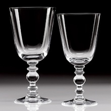 A charming and sensible glass for everyday and formal use. Sturdy with a classical shaped bowl and stem. A charming and sensible glass for everyday and formal use. Sturdy with a classical shaped bowl and stem.