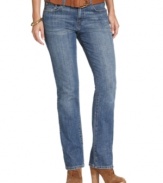 Play it straight in Levi's classic 505 Straight Leg jeans, in a stretch fit and lightly distressed wash.