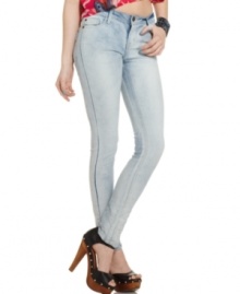 A splotchy, light wash adds awesome color dimension to a pair of skinny jeans done right, by Do Denim! A splotchy, light wash adds awesome color dimension to a pair of skinny jeans done right, by Do Denim!