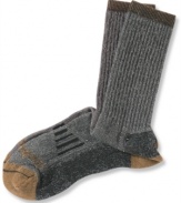 As you trek into adventure, these boot socks by Timberland have full terry interior for added warmth and coziness, arch support for all day comfort, and a touch of spandex to stay in place.