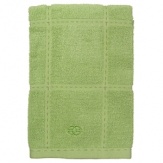Absorbent 100% cotton towels are at once durable and soft. Treated with an anti-microbial agent that inhibits the growth of odors and mildew, Calphalon's terry towels withstand the test of time.