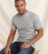 Relax in style with this basic t-shirt from Tommy Hilfiger.