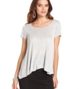 A slouchy shape and high-low hem ups the style cred on this Kensie tee -- perfect for a laid-back look!