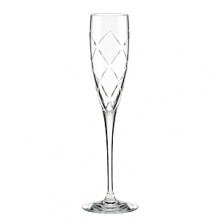 Diamond-shaped cuts delicately catch the light in these classic flutes from kate spade.