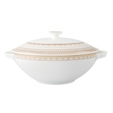 The Samarkand bone china collection by Villeroy & Boch combines stylish, exotic elements with timeless elegance. Precious golden bands and chains decorate this pure white bone china pattern. Warm ivory tones add a harmonious touch. Mix and match with coordinating Mosaic-designed pieces for a look that is truly your own. The Samarkand bone china collection by Villeroy & Boch combines stylish, exotic elements with timeless elegance. Precious golden bands and chains decorate this pure white bone china pattern. Warm ivory tones add a harmonious touch. Mix and match with coordinating Mosaic-designed pieces for a look that is truly your own.