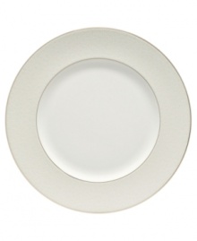 A glistening mosaic covers these Opalene dinner plates in colors that evoke the precious opal gem. These soft, creamy hues and bands of lustrous platinum infuse Royal Doulton's bone china collection with modern and decidedly feminine grace.