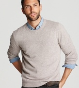 Forever classic, a cashmere crewneck boasts inimitable softness for the ultimate in luxury. Shore up your sweater collection with this handsome design, perfect with casual and dress shirts alike for all your relaxed and refined activities.